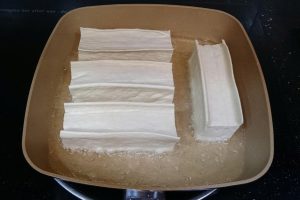 Chảo vuông chống dính vàng kim Aulux DVI-24 đáy từ